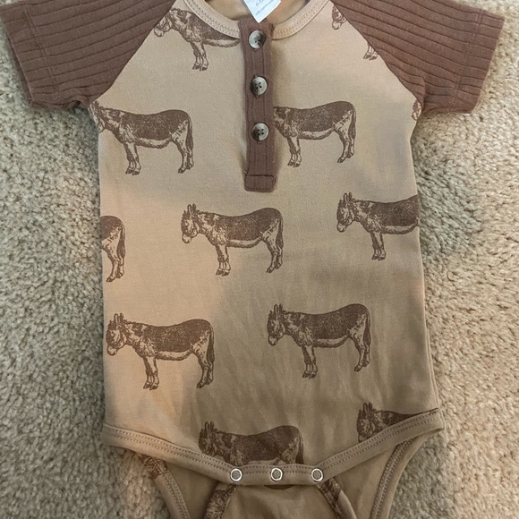 Kate Quinn baby onesie bundle - Picture 8 of 13
